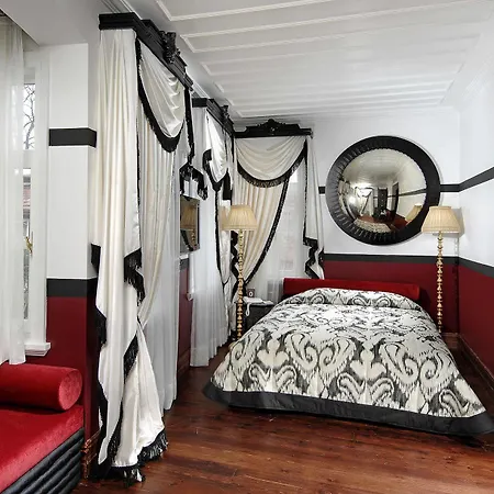 Hotel Premist Sultanahmet 4*